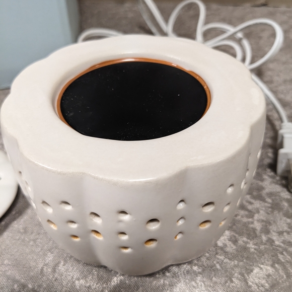 ParyLite Retired Autumn Pumpkin Aroma Melts Warmer P90776 - Picture 5 of 9